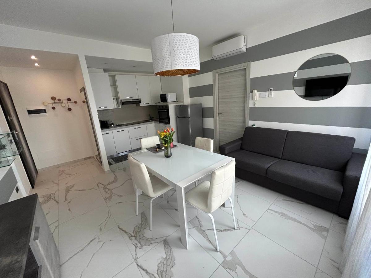 Marconi67 Apartment Desenzano del Garda Bagian luar foto